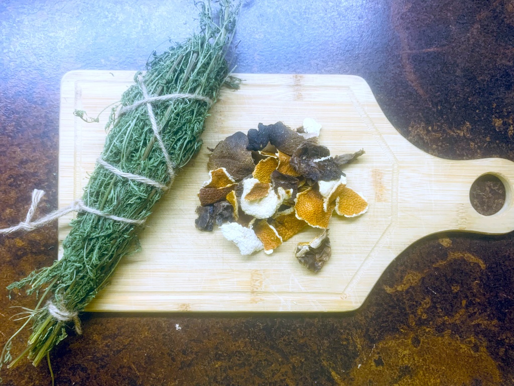 Getrocknete Orangen und Artemisia Annua